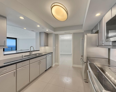 3000 N Ocean Drive - Photo Thumbnail 5