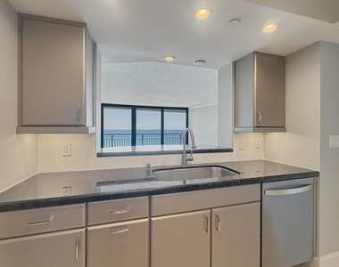 3000 N Ocean Drive - Photo Thumbnail 6
