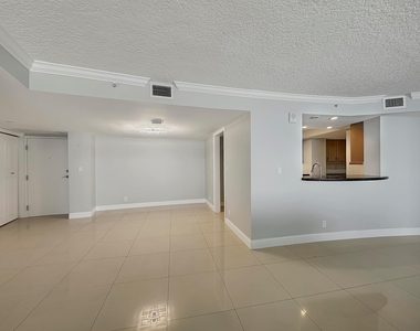 3000 N Ocean Drive - Photo Thumbnail 8