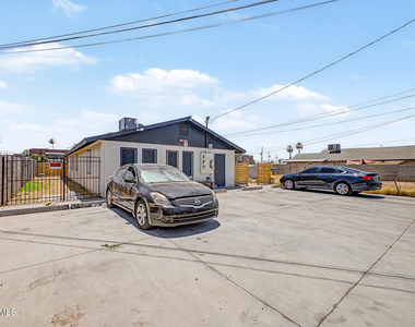 1438 E Adams Street - Photo Thumbnail 20