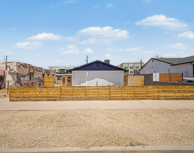 1438 E Adams Street - Photo Thumbnail 1
