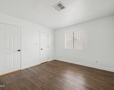 1438 E Adams Street - Photo Thumbnail 11
