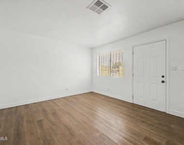 1438 E Adams Street - Photo Thumbnail 6
