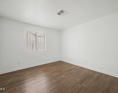 1438 E Adams Street - Photo Thumbnail 12