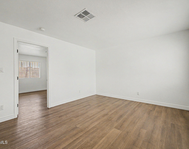 1438 E Adams Street - Photo Thumbnail 5