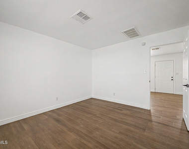 1438 E Adams Street - Photo Thumbnail 13
