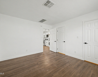 1438 E Adams Street - Photo Thumbnail 10