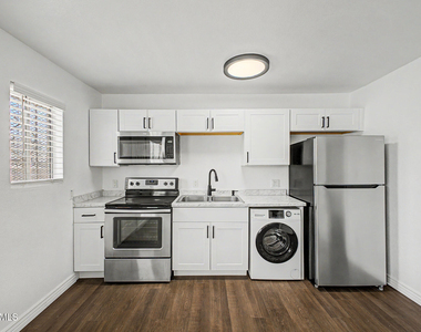 1438 E Adams Street - Photo Thumbnail 8