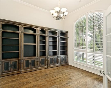 1148 Amy Drive - Photo Thumbnail 3