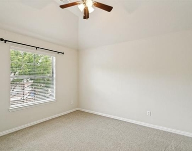 1148 Amy Drive - Photo Thumbnail 8