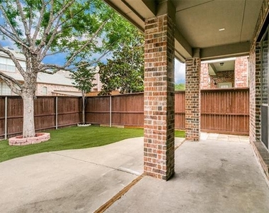 1148 Amy Drive - Photo Thumbnail 10