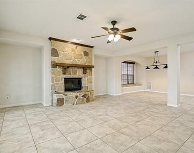 1148 Amy Drive - Photo Thumbnail 5
