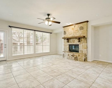 1148 Amy Drive - Photo Thumbnail 4