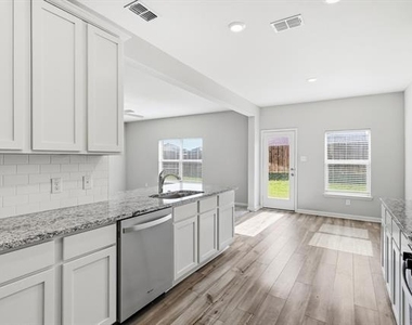 2105 Yarbrough Drive - Photo Thumbnail 16