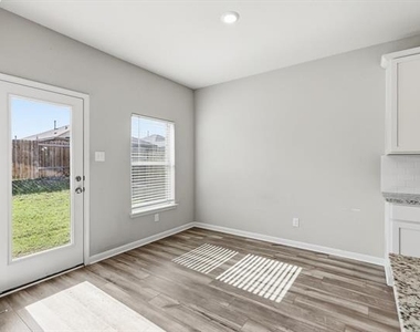2105 Yarbrough Drive - Photo Thumbnail 11