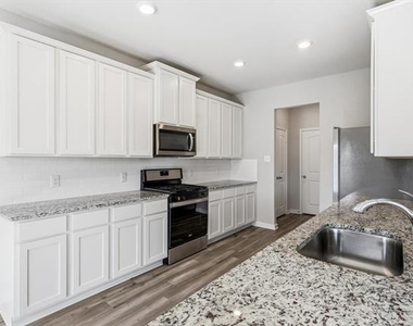 2105 Yarbrough Drive - Photo Thumbnail 15