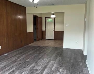 404 Renfro Street - Photo Thumbnail 1