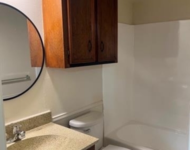 404 Renfro Street - Photo Thumbnail 6