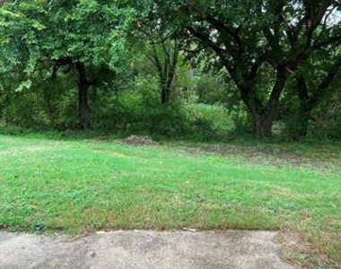 404 Renfro Street - Photo Thumbnail 10