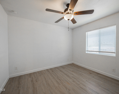 719 N 12th Avenue - Photo Thumbnail 9