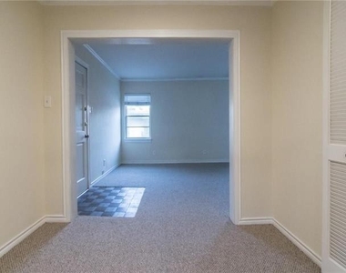 4311 Cole Avenue - Photo Thumbnail 4