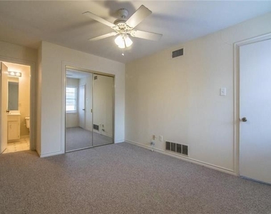 4311 Cole Avenue - Photo Thumbnail 12