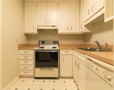 4311 Cole Avenue - Photo Thumbnail 9