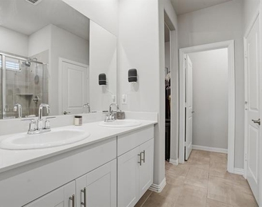 5005 Emerald Hill Drive - Photo Thumbnail 10