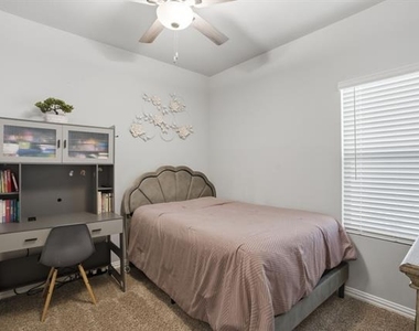 5005 Emerald Hill Drive - Photo Thumbnail 14