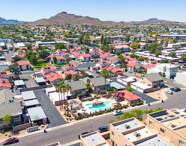 2845 E Tracy Lane - Photo Thumbnail 20