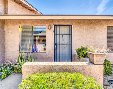 2845 E Tracy Lane - Photo Thumbnail 1