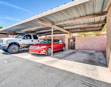 2845 E Tracy Lane - Photo Thumbnail 16