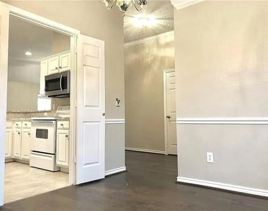 8000 Anchor Street - Photo Thumbnail 8