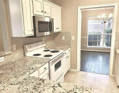 8000 Anchor Street - Photo Thumbnail 3