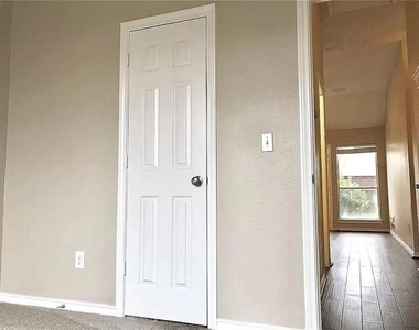 8000 Anchor Street - Photo Thumbnail 29