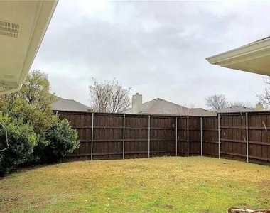 8000 Anchor Street - Photo Thumbnail 33