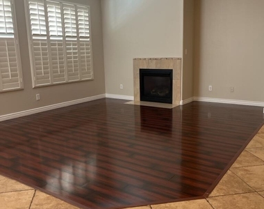 18068 W Rimrock Street - Photo Thumbnail 2