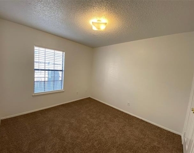7904 Steppington Drive - Photo Thumbnail 8