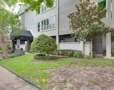 4104 N Hall Street - Photo Thumbnail 2