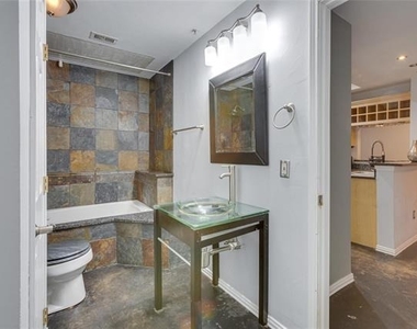 4104 N Hall Street - Photo Thumbnail 14