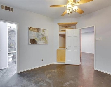 4104 N Hall Street - Photo Thumbnail 18