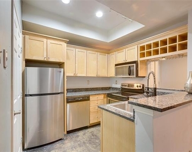 4104 N Hall Street - Photo Thumbnail 9