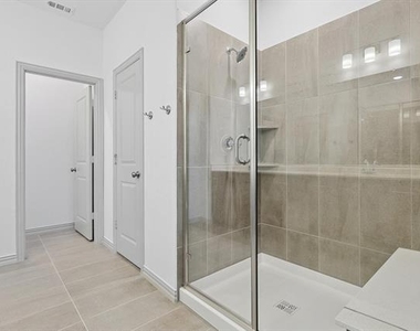 517 Parkside Drive - Photo Thumbnail 23