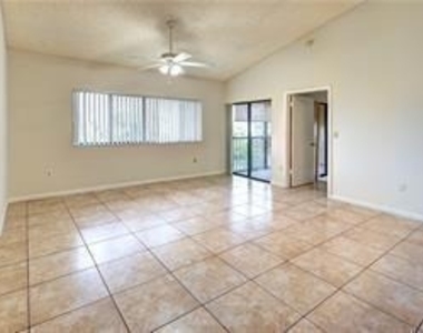 2445 Sw 18th Terrace - Photo Thumbnail 4