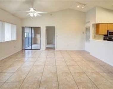 2445 Sw 18th Terrace - Photo Thumbnail 5