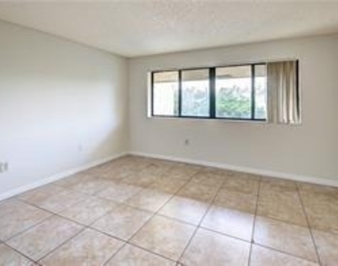 2445 Sw 18th Terrace - Photo Thumbnail 7