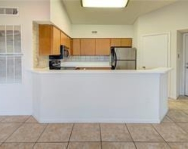 2445 Sw 18th Terrace - Photo Thumbnail 2