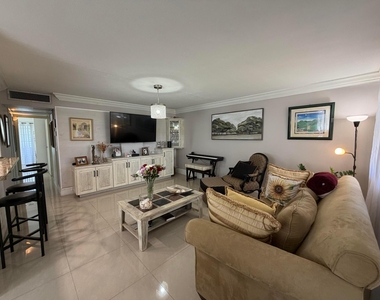 292 Brittany Avenue - Photo Thumbnail 6