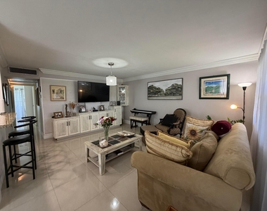 292 Brittany Avenue - Photo Thumbnail 7