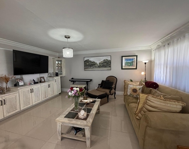 292 Brittany Avenue - Photo Thumbnail 8